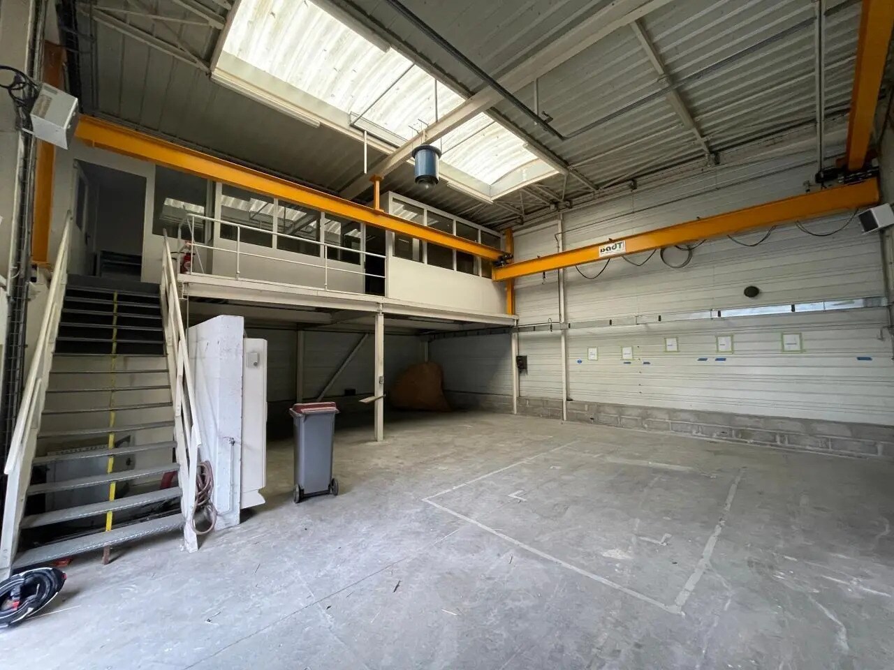 Flex in Saint-Étienne-du-Rouvray for lease Building Photo- Image 1 of 24
