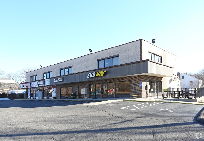 325 Chamberlain Hwy, Meriden, CT for lease - Building Photo - Image 1 of 5