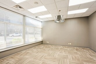 2903-2909 Ingersoll Ave, Des Moines, IA for lease Building Photo- Image 2 of 40