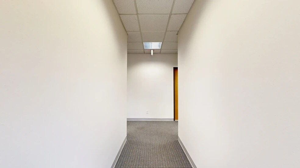 1205 W Carrier Pky, Grand Prairie, TX for lease - Matterport 3D Scan - Image 2 of 25