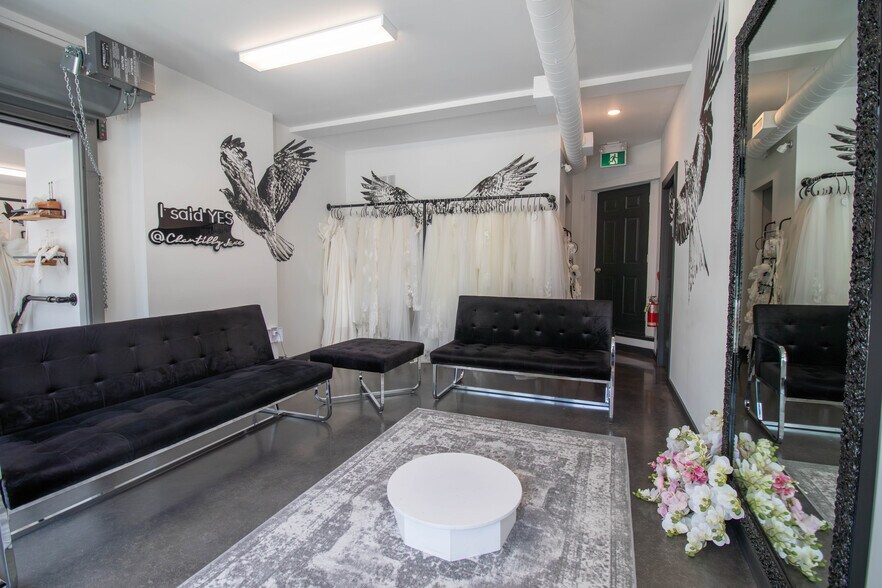 140 Caroline St S, Hamilton, ON for lease - Interior Photo - Image 3 of 16