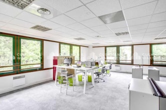 Office in Orsay for lease Interior Photo- Image 2 of 6