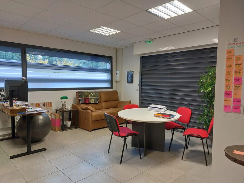 Office in La Seyne-sur-Mer for lease - Interior Photo - Image 3 of 6