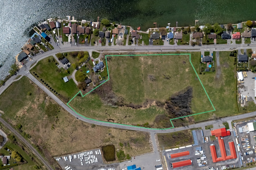 58 Bd du Bord de l'Eau, Salaberry-de-valleyfield, QC for sale - Building Photo - Image 2 of 5