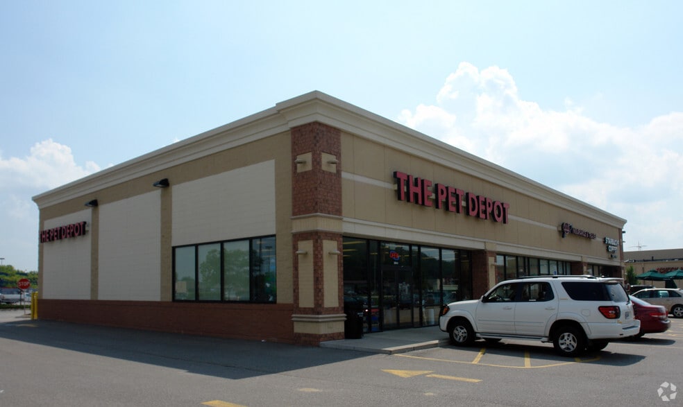 3820-3900 44th Ave, Moline, IL for lease - Building Photo - Image 3 of 8