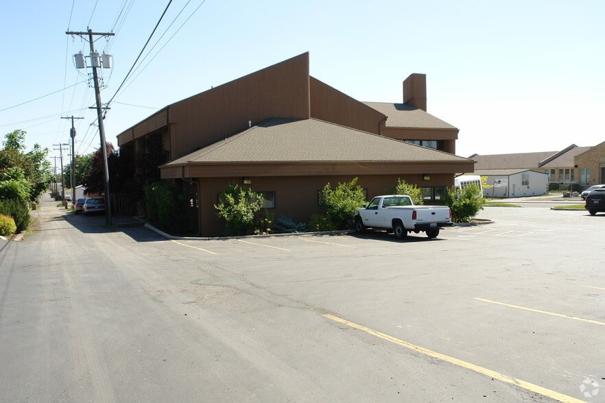 4610 N Ash St, Spokane, WA for lease - Building Photo - Image 3 of 3