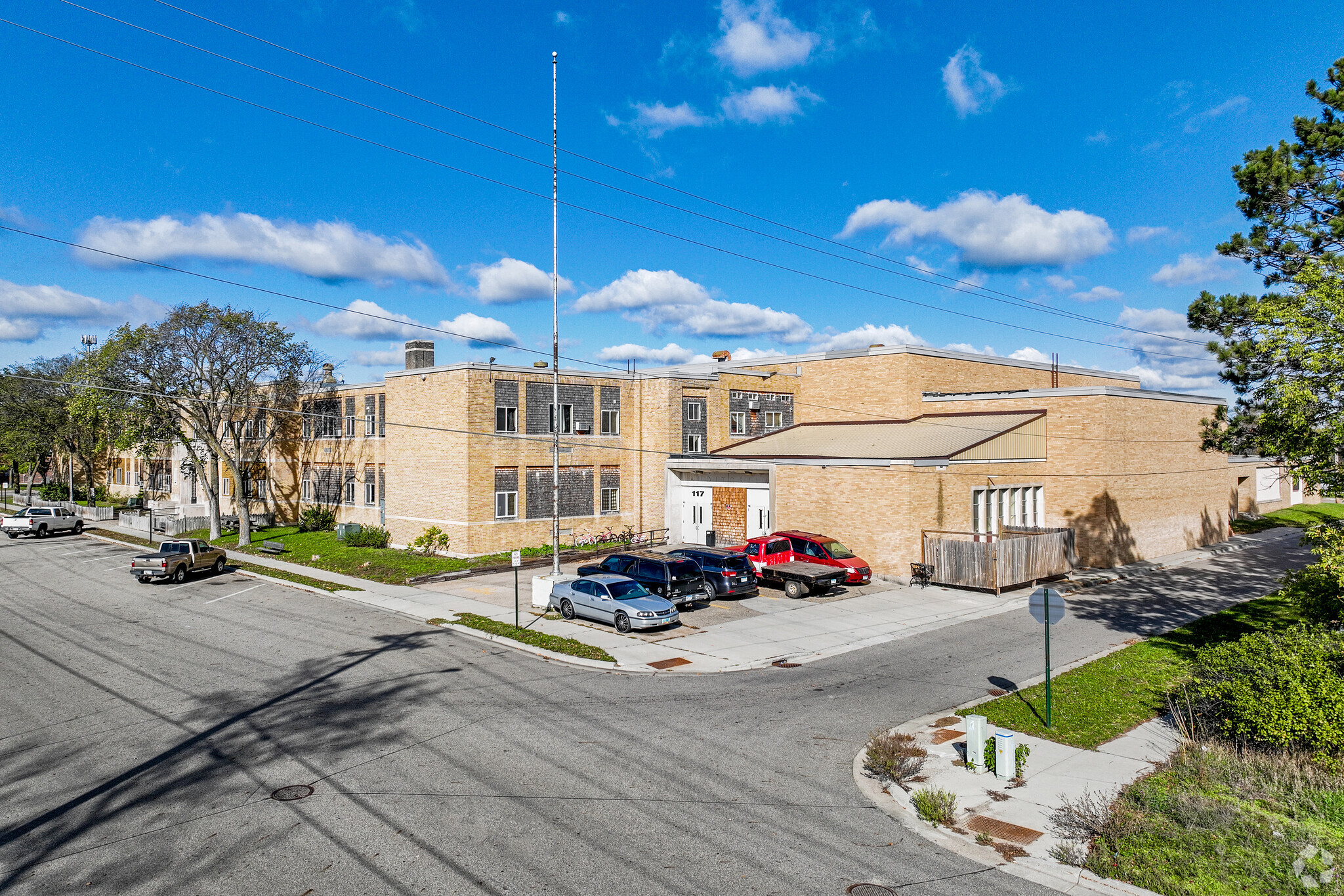 113 3rd St E, Park Rapids, MN for sale Primary Photo- Image 1 of 1