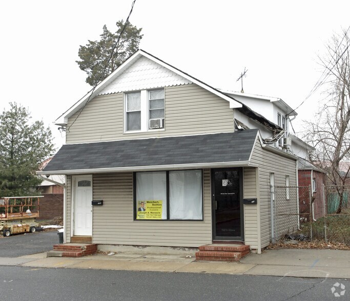 320 Main St, Spotswood, NJ 08884