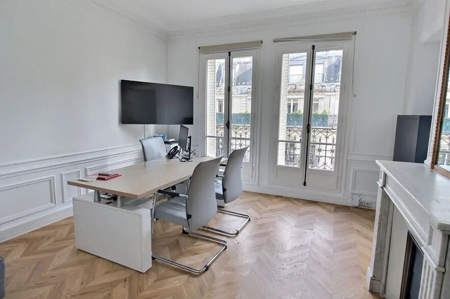 Office in Paris for lease - Building Photo - Image 3 of 10