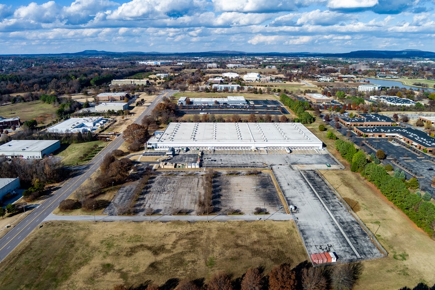 300 Diamond Dr NW, Huntsville, AL for lease - Building Photo - Image 3 of 12