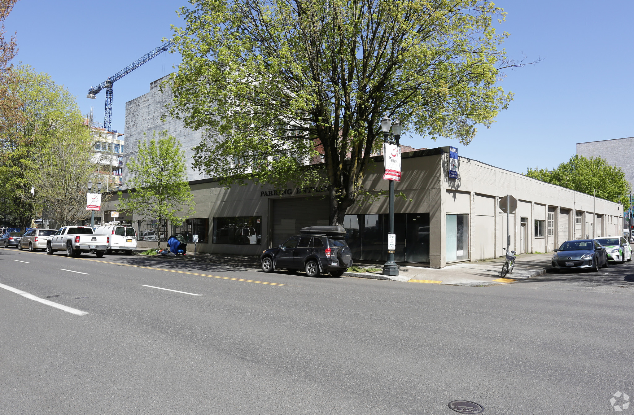 438 NW Broadway, Portland, OR for lease Building Photo- Image 1 of 7