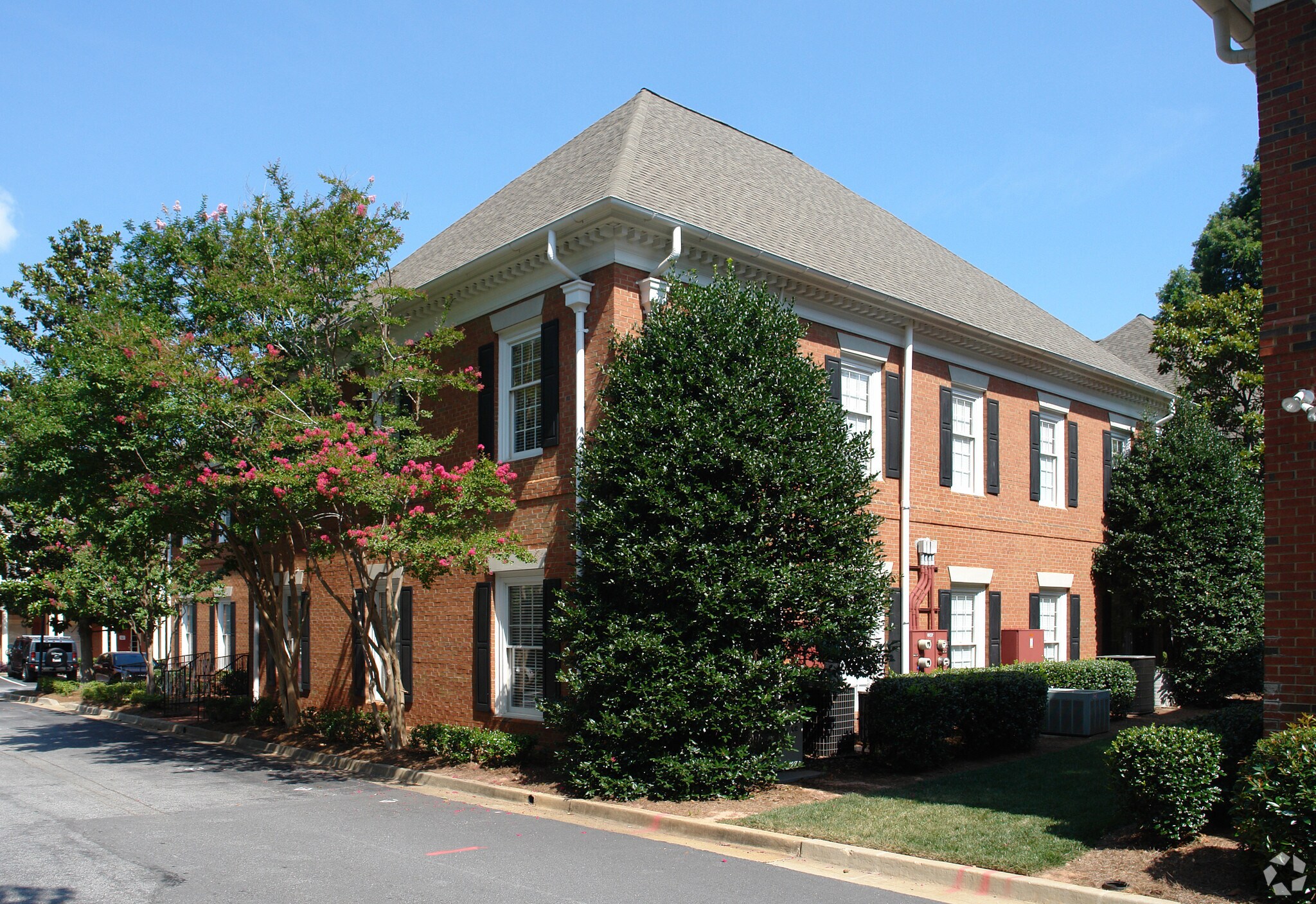 6849 Peachtree Dunwoody Rd NE, Atlanta, GA for lease Primary Photo- Image 1 of 3