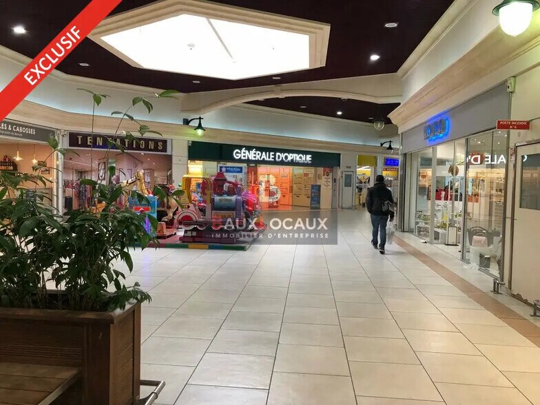 Retail in Avignon for lease - Building Photo - Image 1 of 2