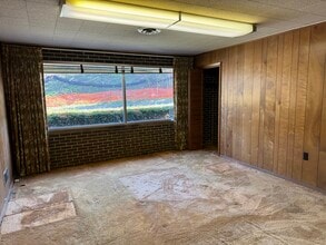 76 Clair St, Irwin, PA for lease Interior Photo- Image 2 of 5