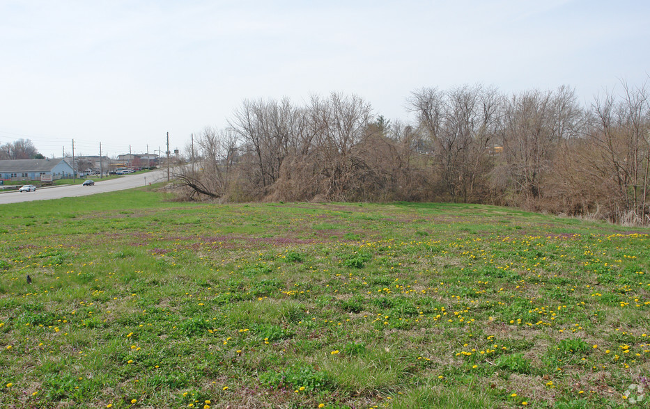 2451 NW Park Rd, Blue Springs, MO for sale - Primary Photo - Image 1 of 10