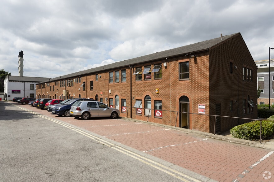 Nightingale Clos, Rotherham for lease - Building Photo - Image 2 of 2