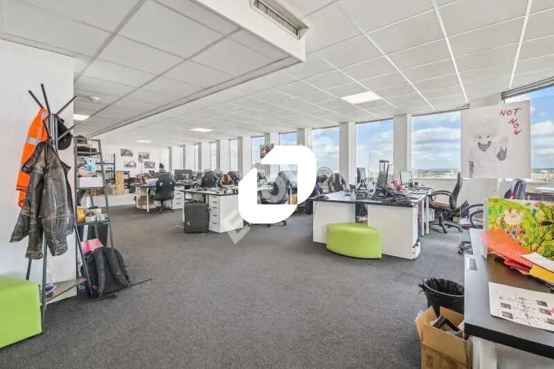 Office in Pantin for sale Interior Photo- Image 1 of 11