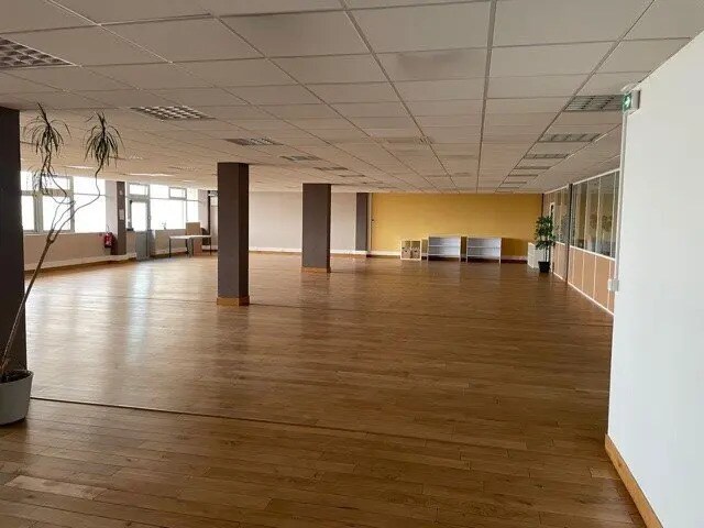 Office in Dijon for lease - Interior Photo - Image 1 of 5