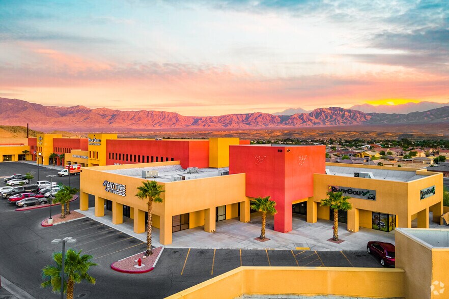 550 570 W Pioneer Blvd Mesquite Nv 89027 Town Country Village Plaza Loopnet Com