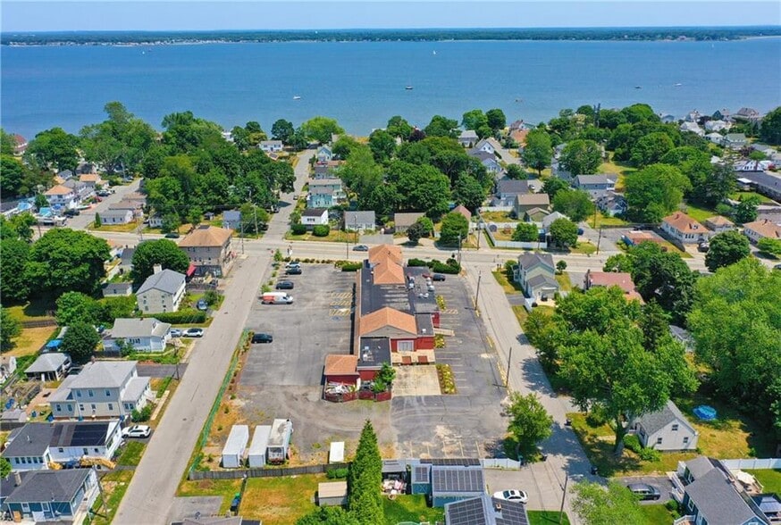 955 W Shore Rd, Warwick, RI for sale - Building Photo - Image 2 of 19