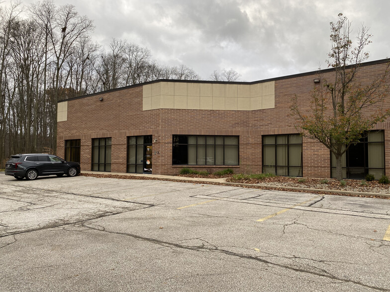 6565 Davis Industrial Pky, Solon, OH for lease - Building Photo - Image 2 of 4