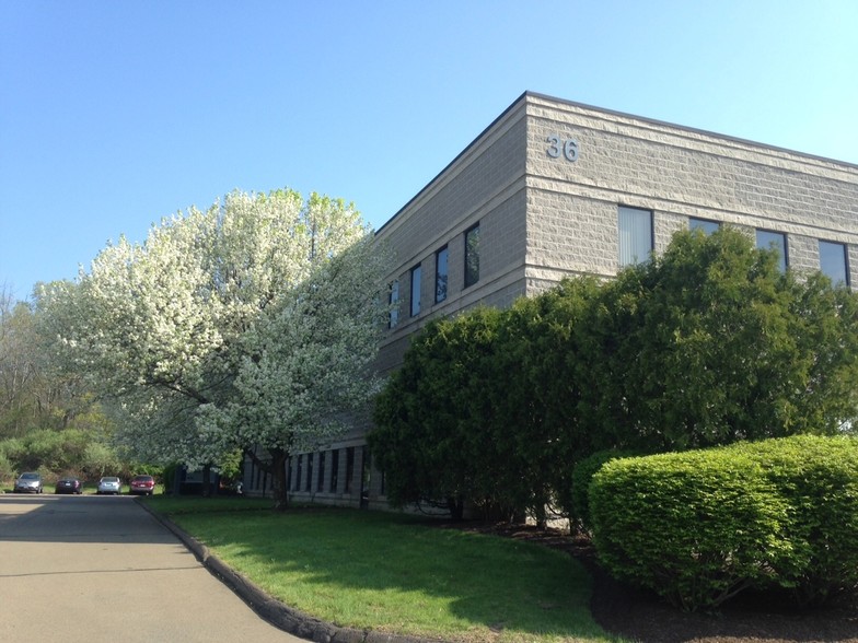 36 E Industrial Rd, Branford, CT for lease - Building Photo - Image 1 of 25