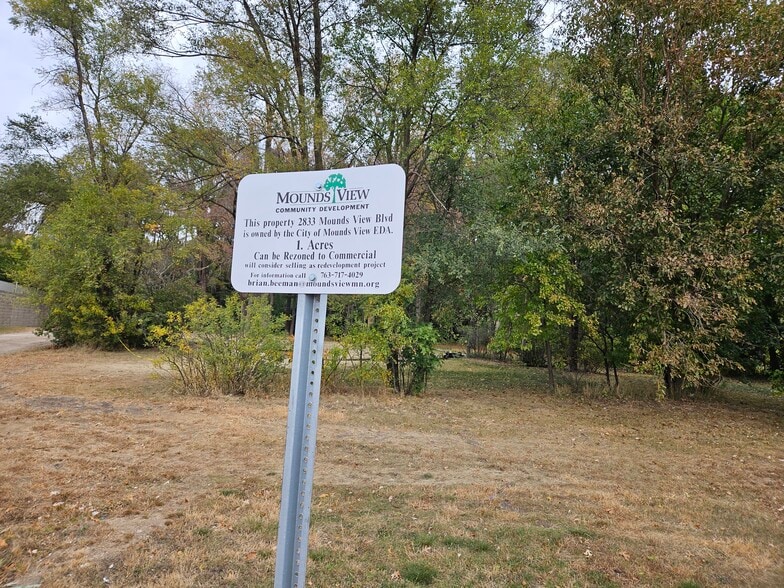 2833 Mounds View Blvd, Mounds View, MN for sale - Building Photo - Image 3 of 12