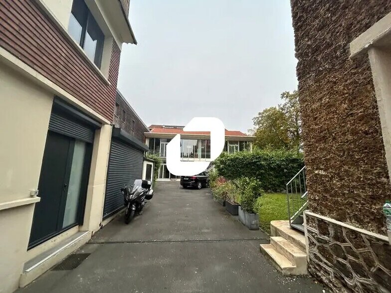 Office in Ivry-sur-Seine for lease - Building Photo - Image 3 of 13