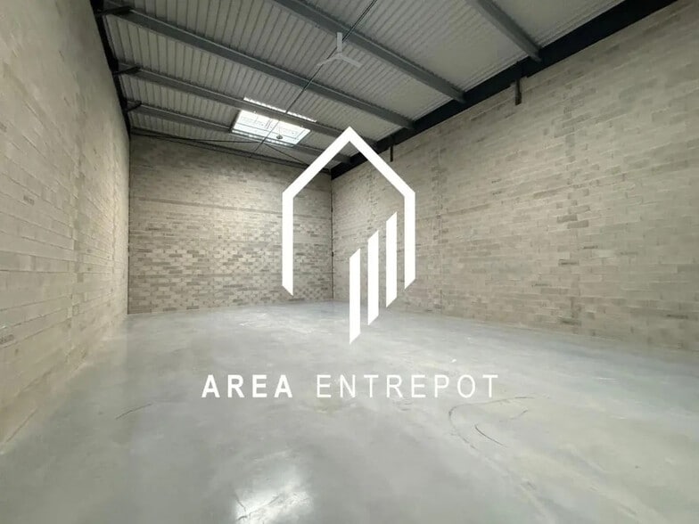 Flex in Marignane for sale - Building Photo - Image 3 of 8