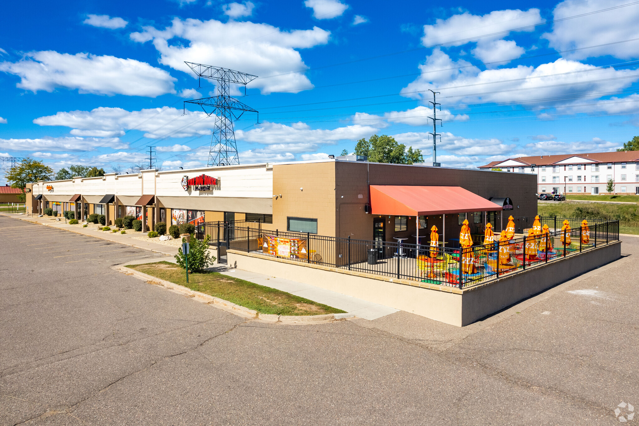 2015-2029 Woodlynn Ave, Maplewood, MN for lease Building Photo- Image 1 of 10