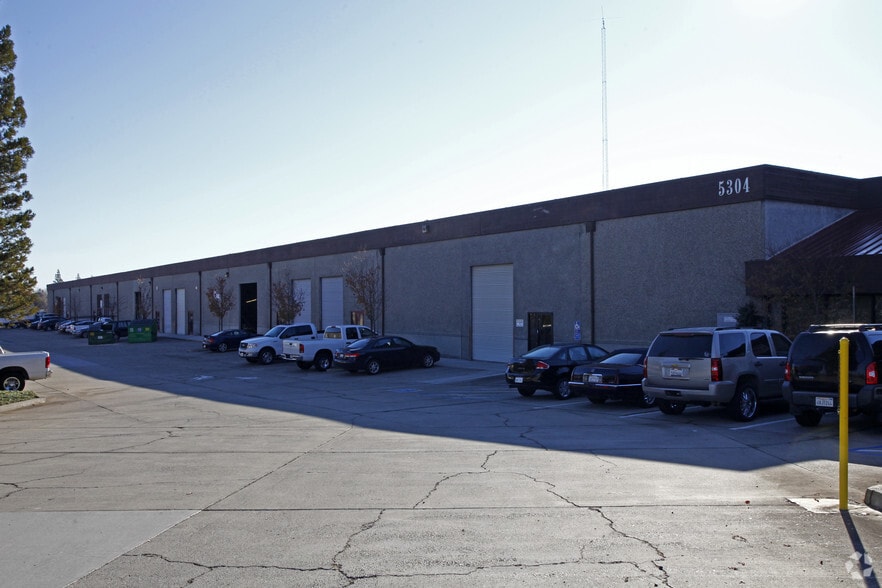 5304 Roseville Rd, North Highlands, CA for lease - Building Photo - Image 3 of 3