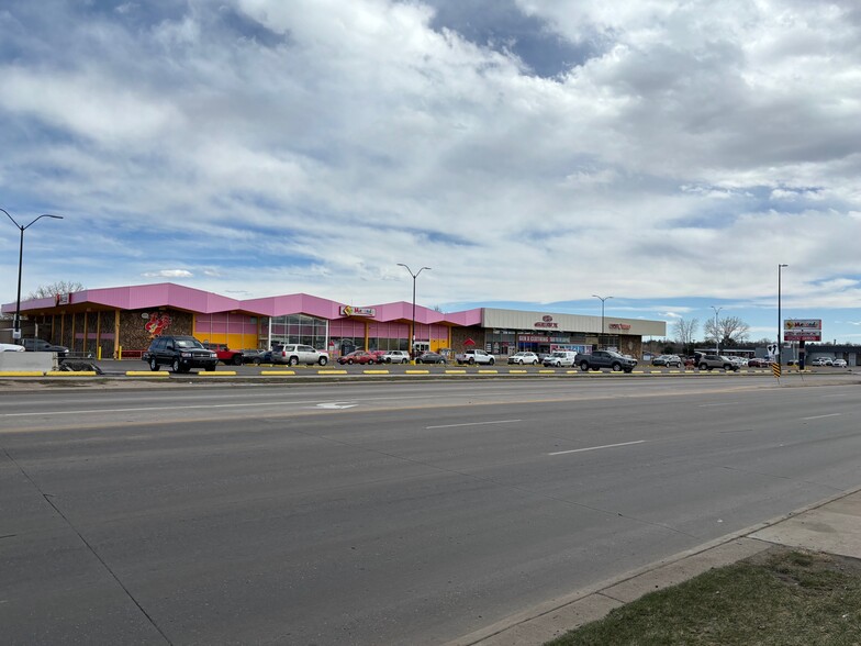 1320-1340 S Federal Blvd, Denver, CO for lease - Building Photo - Image 1 of 1