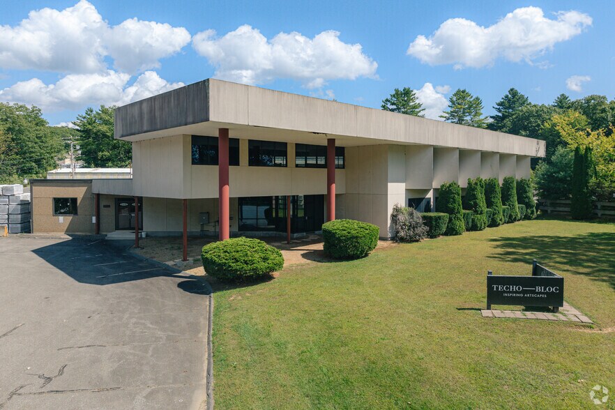 70 E Brookfield Rd, North Brookfield, MA for sale - Primary Photo - Image 1 of 1