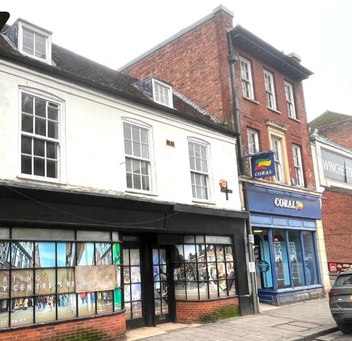 158-159 High St, Winchester for sale Building Photo- Image 1 of 1
