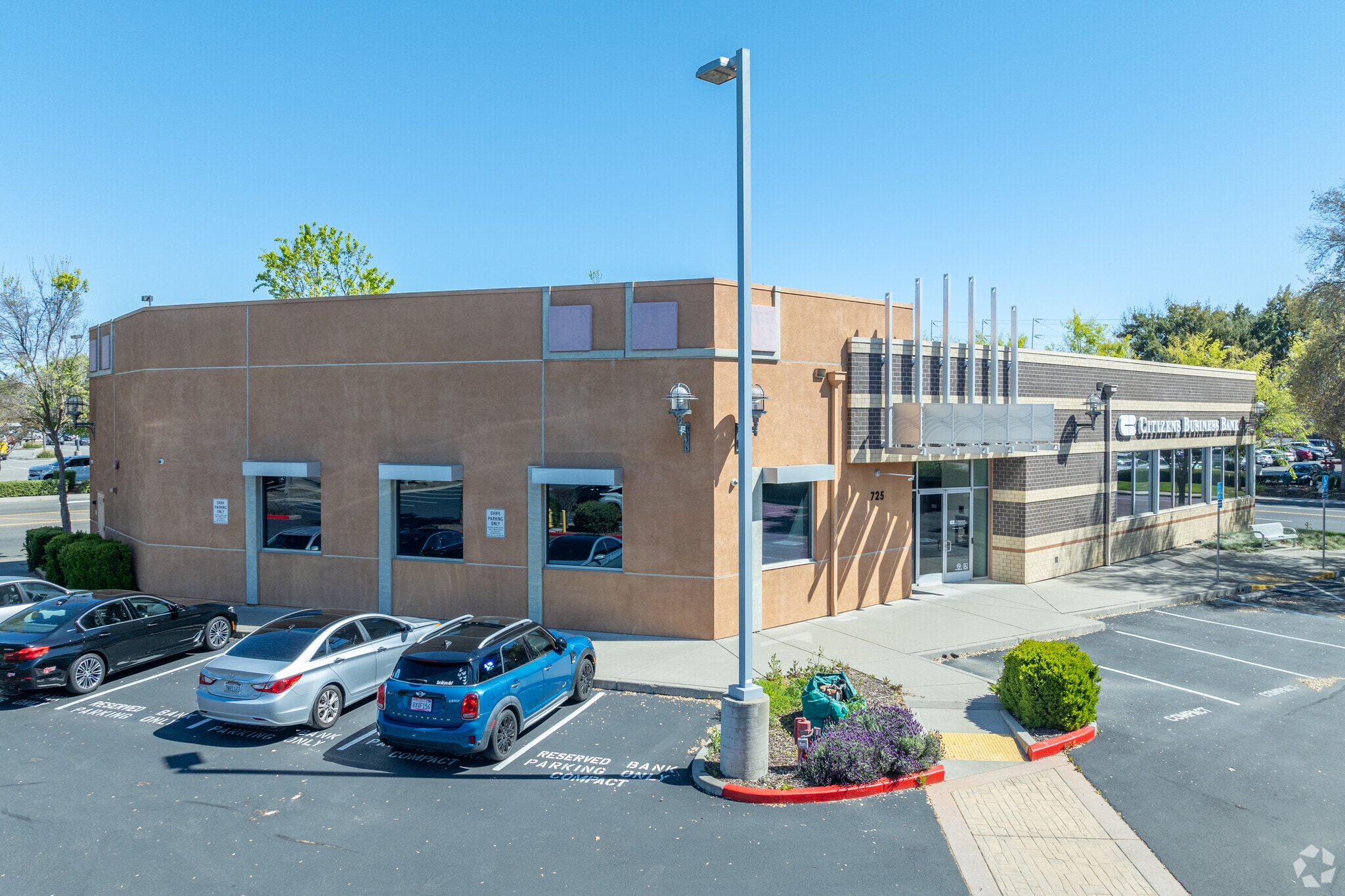 Riverpoint Cir, West Sacramento, CA for lease Primary Photo- Image 1 of 15