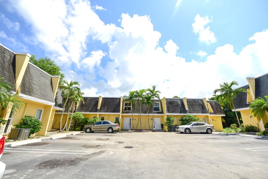 410 SW 1st St, Boynton Beach, FL 33435 Pelican Point Townhomes 7.10