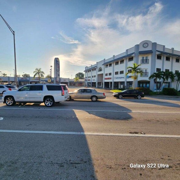 15315-15327 S Dixie Hwy, Palmetto Bay, FL for lease - Building Photo - Image 2 of 3