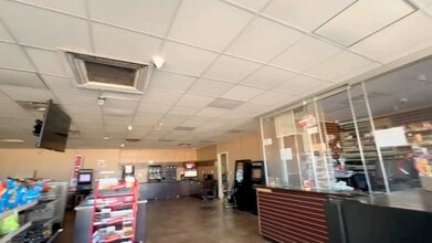 4629 W 34th St, Houston, TX for lease - Commercial Listing Video 