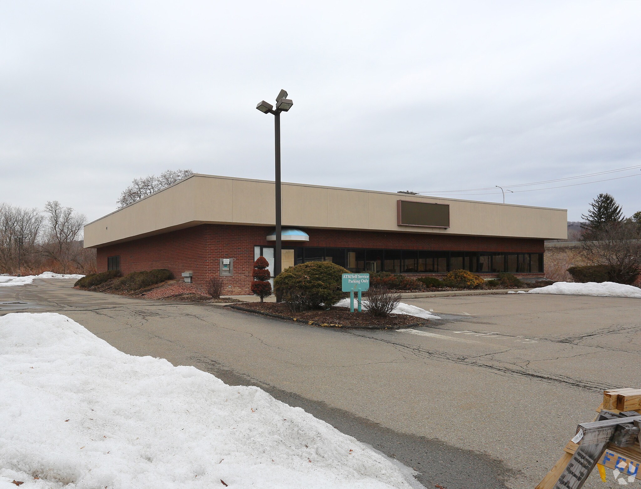 117 Oakdale Rd, Johnson City, NY for sale Primary Photo- Image 1 of 1