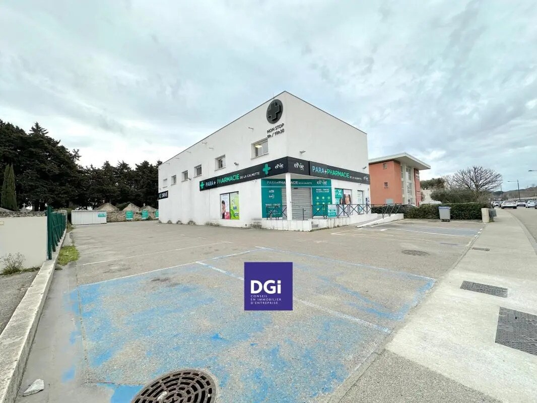 Retail in La Calmette for lease Building Photo- Image 1 of 10