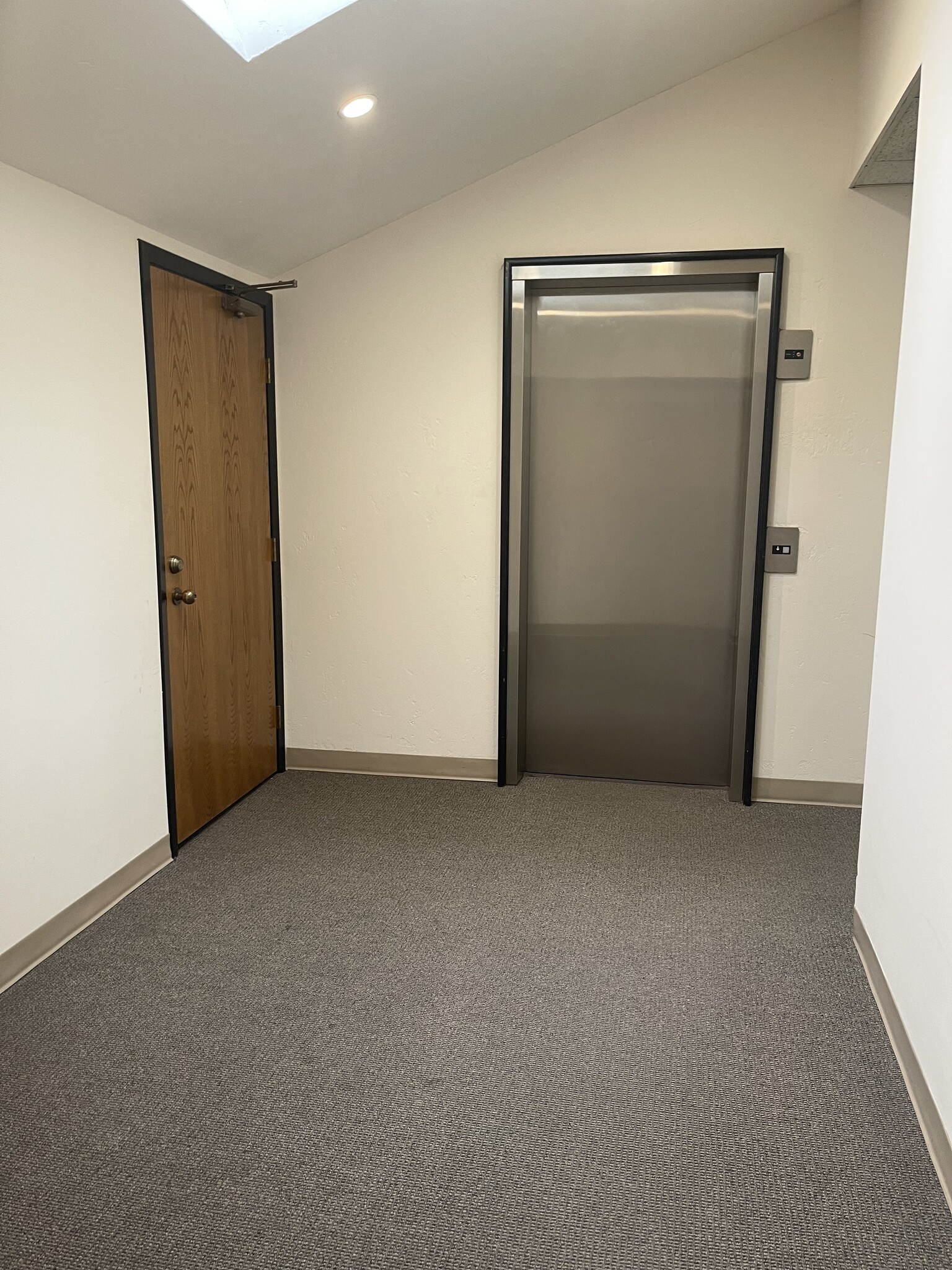 595 Park Ave, San Jose, CA for lease Interior Photo- Image 1 of 15