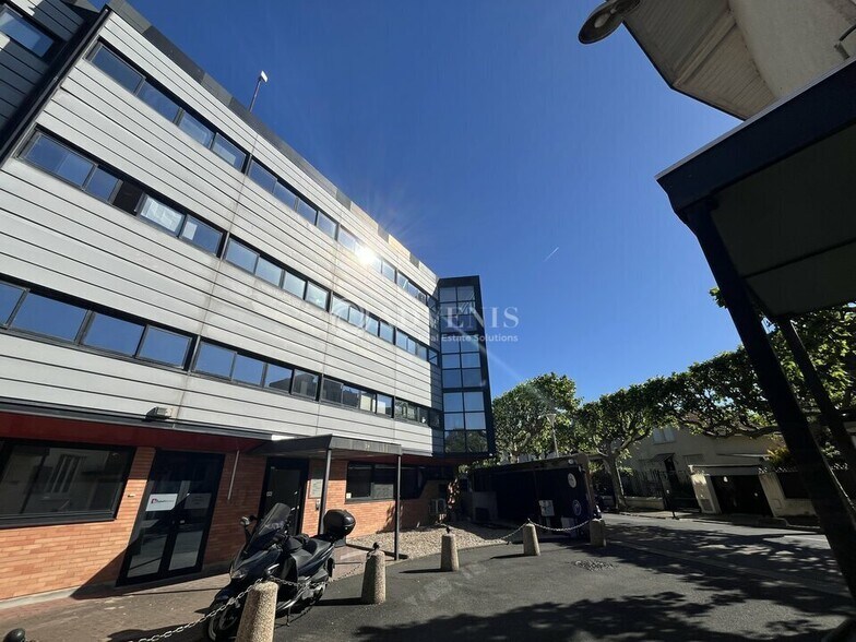7 Rue Roland Martin, Champigny-sur-Marne for lease - Building Photo - Image 1 of 6