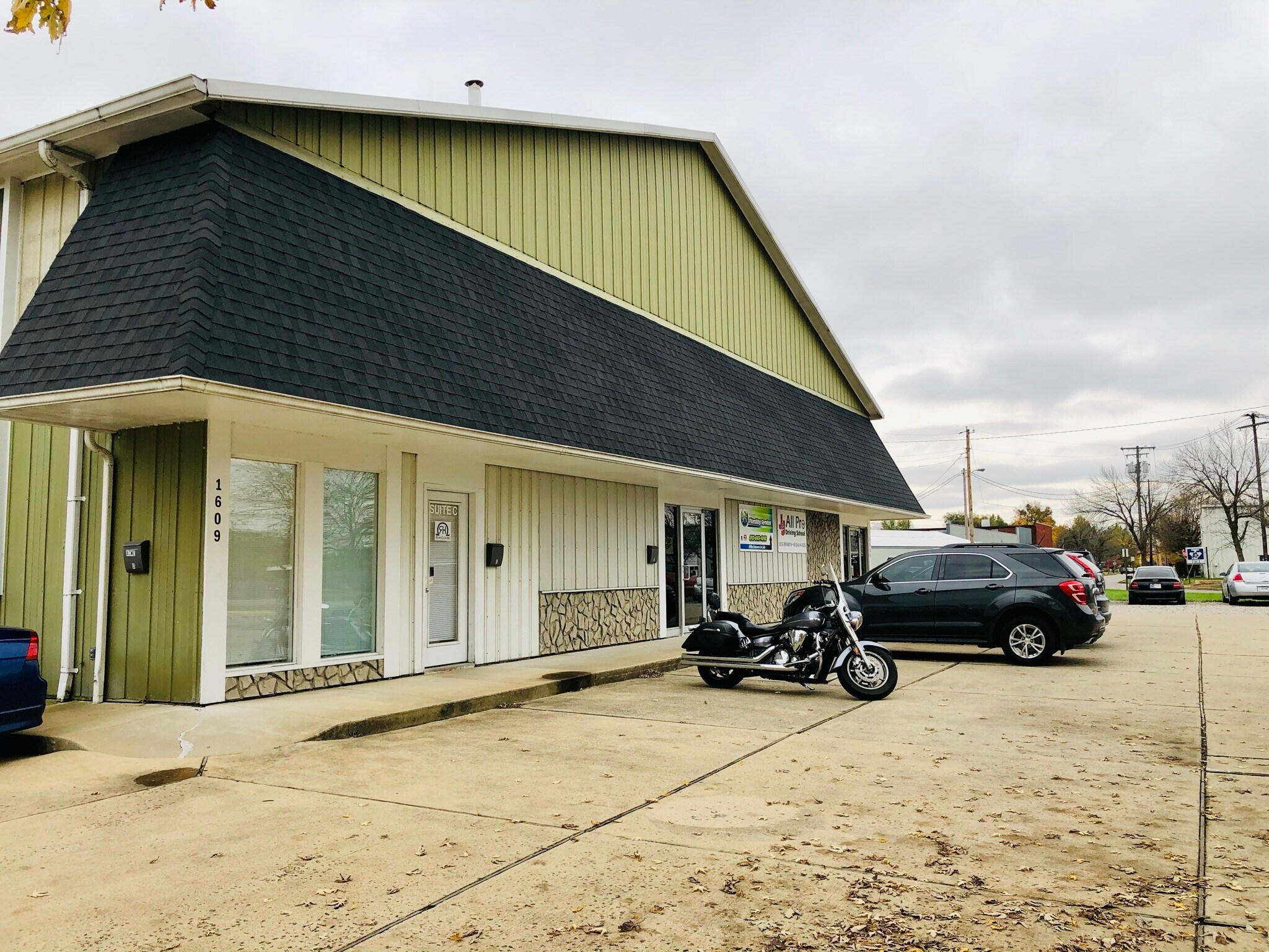 1601-1609 Orinoco Ave, Columbus, IN for sale Building Photo- Image 1 of 1