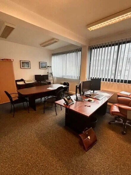 Office in Noisy-le-Grand for sale - Interior Photo - Image 3 of 7