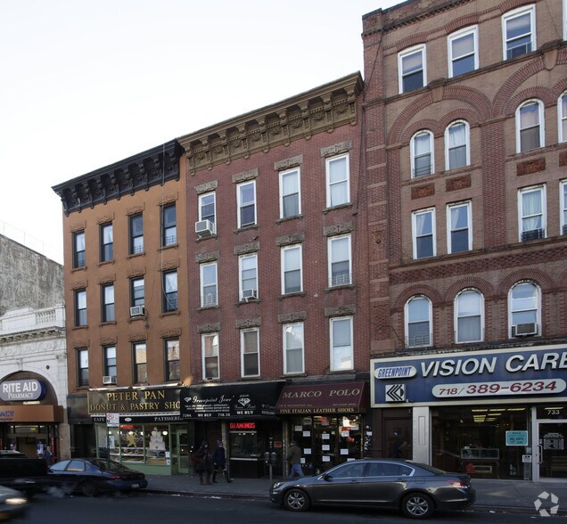 729 Manhattan Ave, Brooklyn, NY for sale - Primary Photo - Image 1 of 1