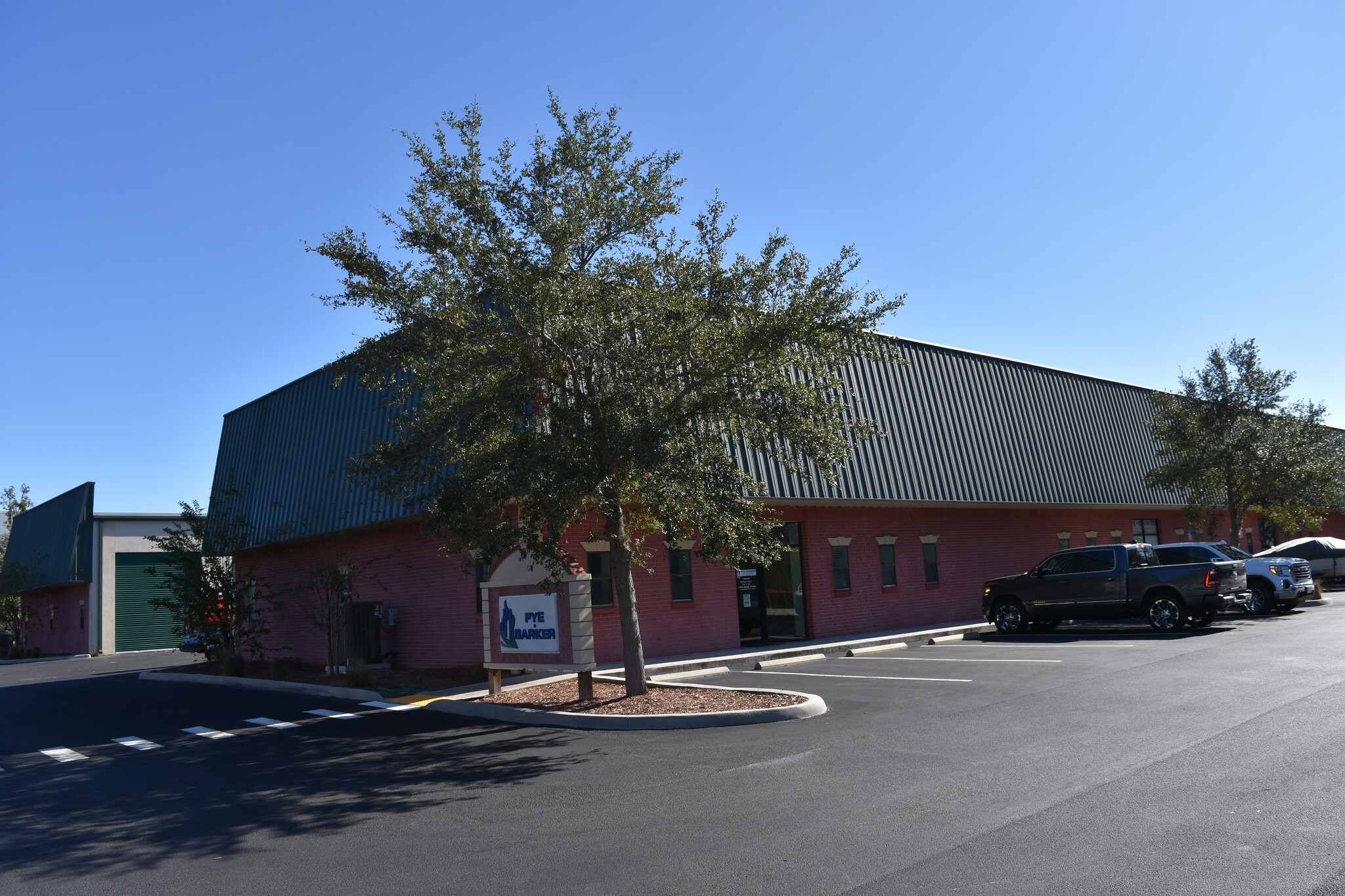 13359 W Hillsborough Ave, Tampa, FL for lease Building Photo- Image 1 of 32