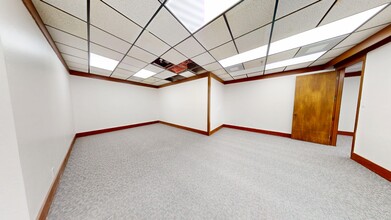 930 Shiloh Rd, Windsor, CA for lease Building Photo- Image 2 of 7
