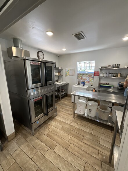 1492 S Missouri Ave, Clearwater, FL for sale - Interior Photo - Image 3 of 13