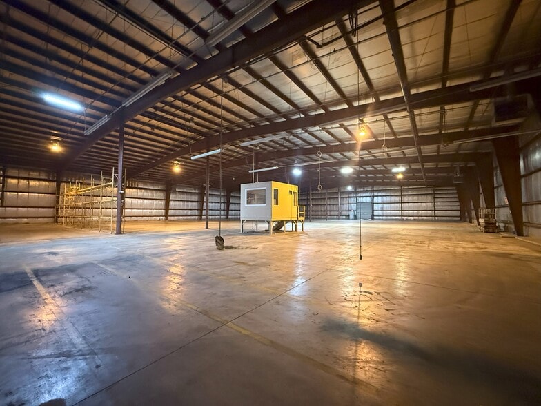 1212 E Taylor St, Dekalb, IL for lease - Building Photo - Image 3 of 7