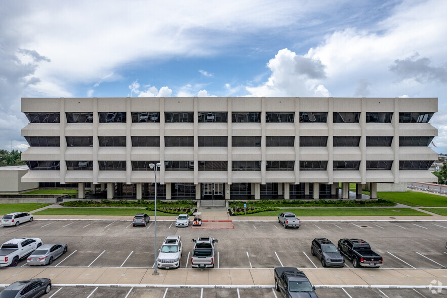 12301 Kurland Dr, Houston, TX for lease - Building Photo - Image 3 of 7